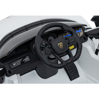 Pojazd Lamborghini Revuelto Białe